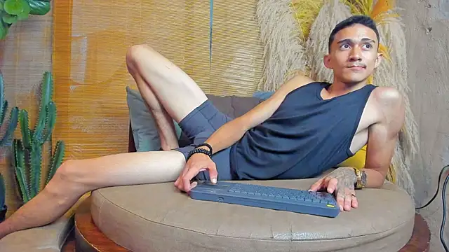 Snapshot of DemondSalvatore chatting on 07.19.26 DemondSalvatore online show from 07.19.26