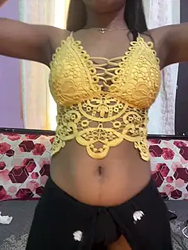 Snapshot of Precious_Queen_ chatting on 07.25.26 Precious Queen online show from 07.25.26