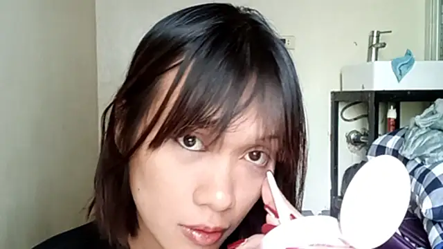 TuyetMartiniz online show from 07.23.26