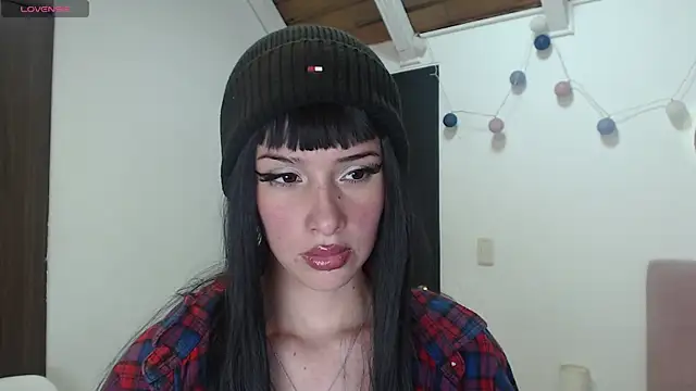 madeleine evans online show from 07.23.26
