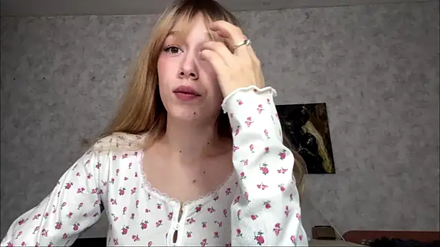 AriaFlyFerrari online show from 07.22.26