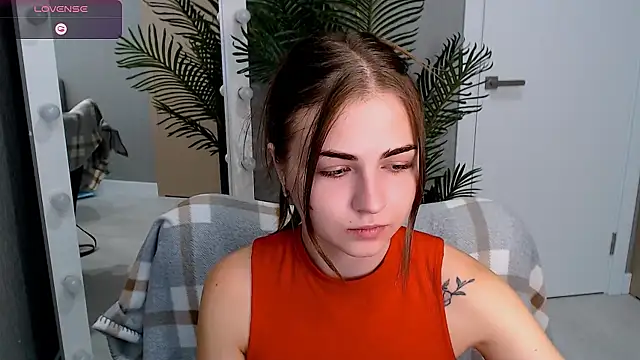 Snapshot of LiluBloom chatting on 07.30.26 LiluBloom online show from 07.30.26