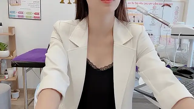 Katy Bae online show from 11.07.25