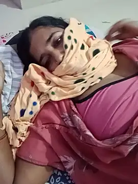 Snapshot of radhika78990 chatting on 08.04.26 radhika78990 online show from 08.04.26
