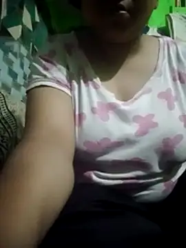 Snapshot of its_neeru chatting on 07.25.26 its neeru online show from 07.25.26