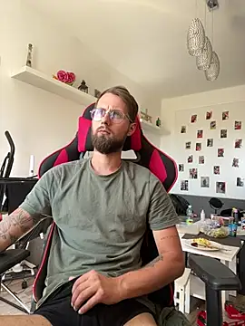 Snapshot of marek55cz chatting on 07.28.26 marek55cz online show from 07.28.26