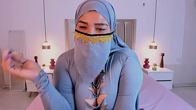 Snapshot of amira_farahh chatting on 07.25.26 amira farahh online show from 07.25.26