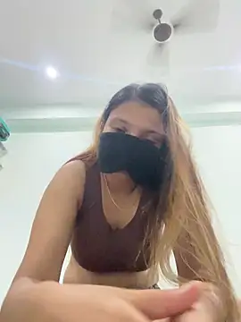 Snapshot of Miss_kanika76 chatting on 08.01.26 Miss kanika76 online show from 08.01.26