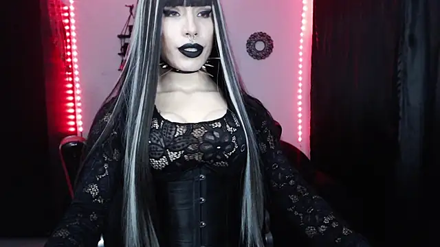 Snapshot of april_simons2 chatting on 12.21.24 april simons2 online show from 12.21.24