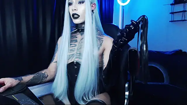 Snapshot of april_simons2 chatting on 11.03.25 april simons2 online show from 11.03.25