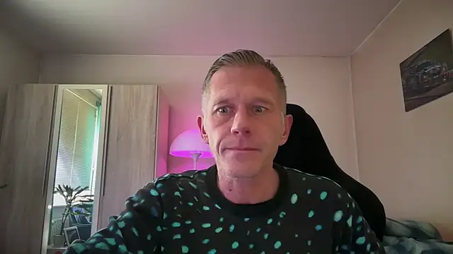 slaveboy2016xh online show from 10.19.25