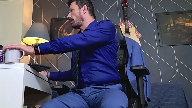 Snapshot of ChrisKox chatting on 11.07.25 ChrisKox online show from 11.07.25