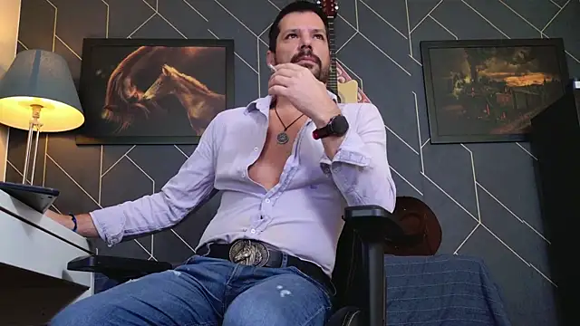 Snapshot of ChrisKox chatting on 11.13.25 ChrisKox online show from 11.13.25