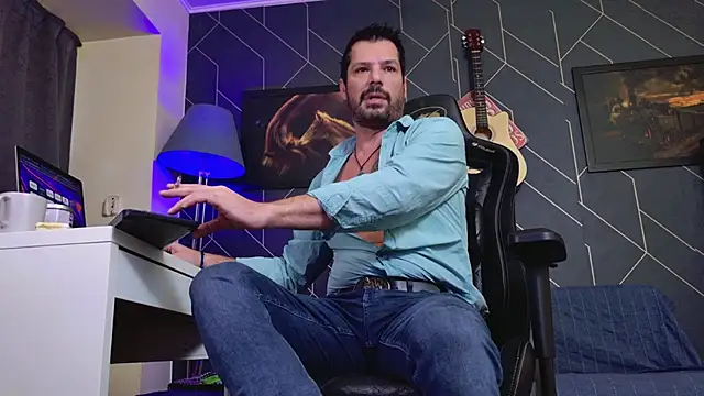 Snapshot of ChrisKox chatting on 11.27.25 ChrisKox online show from 11.27.25