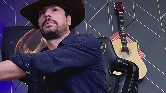 Snapshot of ChrisKox chatting on 11.29.25 ChrisKox online show from 11.29.25