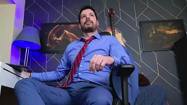 Snapshot of ChrisKox chatting on 11.30.25 ChrisKox online show from 11.30.25