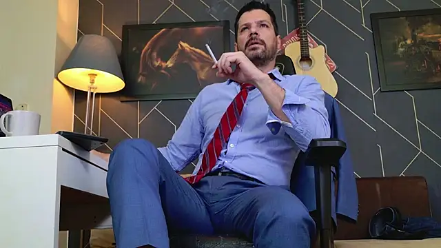 Snapshot of ChrisKox chatting on 12.22.25 ChrisKox online show from 12.22.25