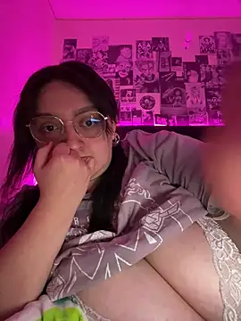 Snapshot of aliceayres797 chatting on 09.14.25 aliceayres797 online show from 09.14.25