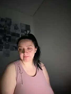 Snapshot of aliceayres797 chatting on 04.26.26 aliceayres797 online show from 04.26.26