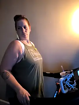 Snapshot of onlyhotbbw75 chatting on 10.17.25 onlyhotbbw75 online show from 10.17.25