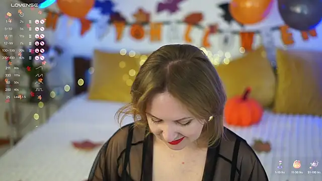 Snapshot of LitleSun chatting on 10.27.25 LitleSun online show from 10.27.25