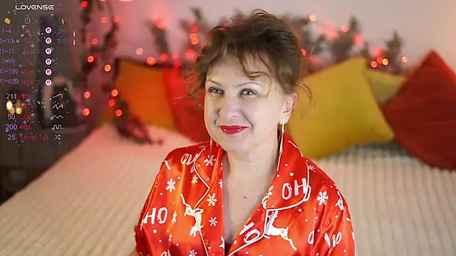 Snapshot of LitleSun chatting on 12.22.25 LitleSun online show from 12.22.25