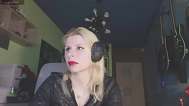 karmija online show from 02.25.25