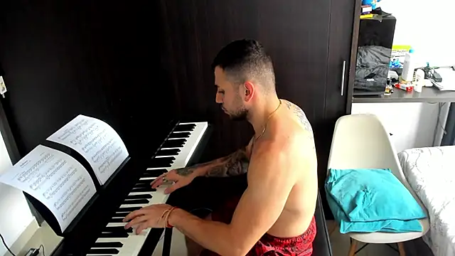 Snapshot of logan_smith chatting on 01.18.26 logan smith online show from 01.18.26