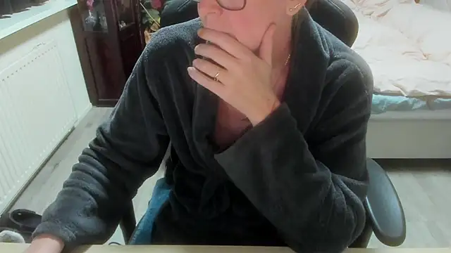 Snapshot of minoesje37 chatting on 02.23.26 minoesje37 online show from 02.23.26