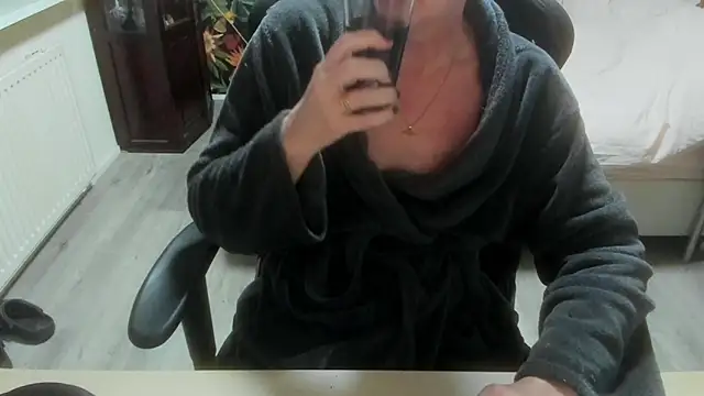 Snapshot of minoesje37 chatting on 03.17.26 minoesje37 online show from 03.17.26