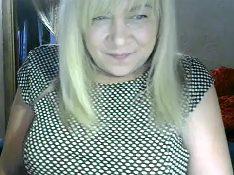 Snapshot of AgoniA7 chatting on 02.11.25 AgoniA7 online show from 02.11.25