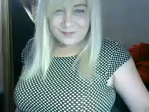 Snapshot of AgoniA7 chatting on 02.11.25 AgoniA7 online show from 02.11.25