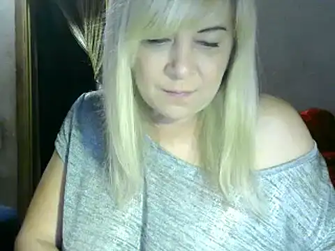 Snapshot of AgoniA7 chatting on 03.12.25 AgoniA7 online show from 03.12.25