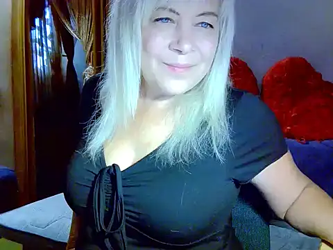 Snapshot of AgoniA7 chatting on 09.23.25 AgoniA7 online show from 09.23.25