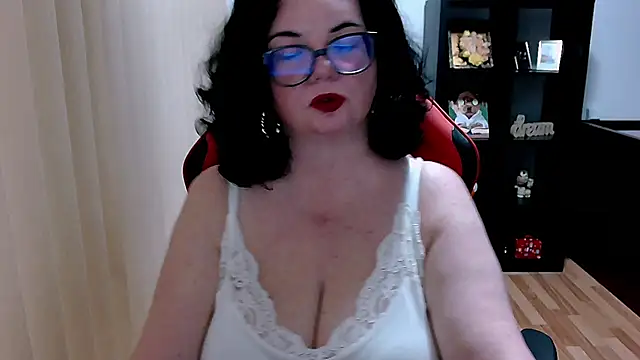 MissTroublle online show from 06.17.26