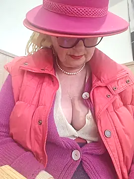 MucMilf59 online show from 11.29.25