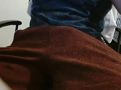 Snapshot of pudding24 chatting on 11.18.25 pudding24 online show from 11.18.25