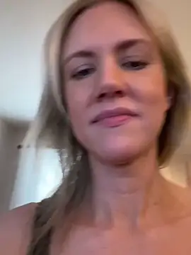 Kay Cakes online show from 12.17.25