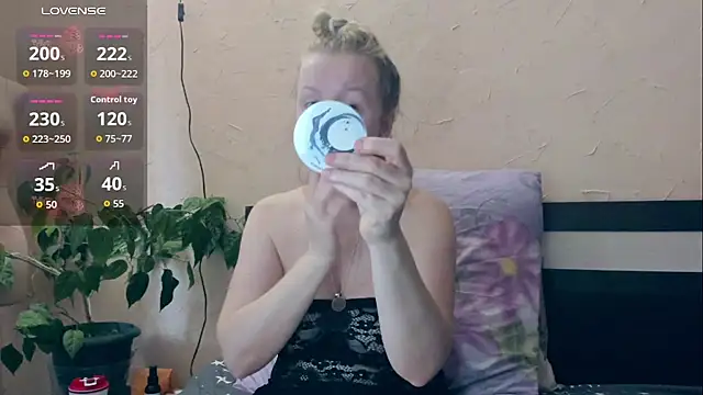 Snapshot of I_AM_MILF chatting on 03.05.26 I AM MILF online show from 03.05.26