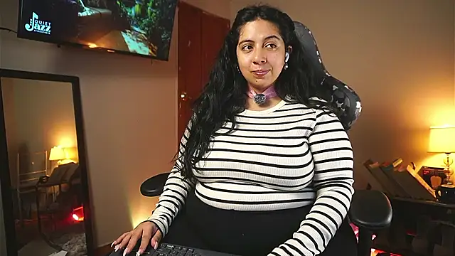 Snapshot of coraline_latin chatting on 03.18.26 coraline latin online show from 03.18.26