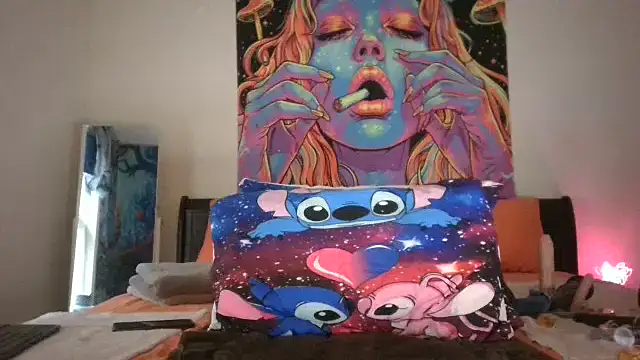 Snapshot of EnticingAaliyah chatting on 10.28.25 EnticingAaliyah online show from 10.28.25