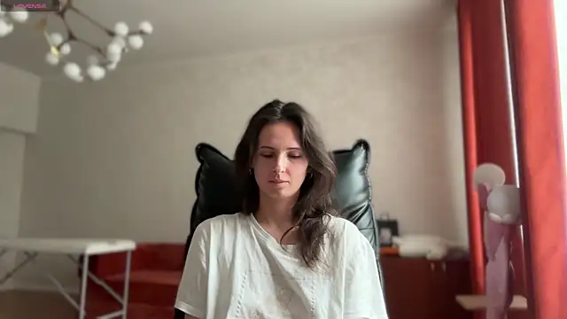 LAUREL HAZEL online show from 06.24.26