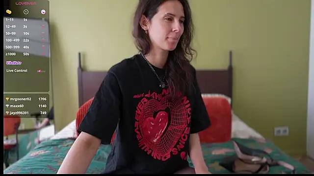 LAUREL HAZEL online show from 07.22.26