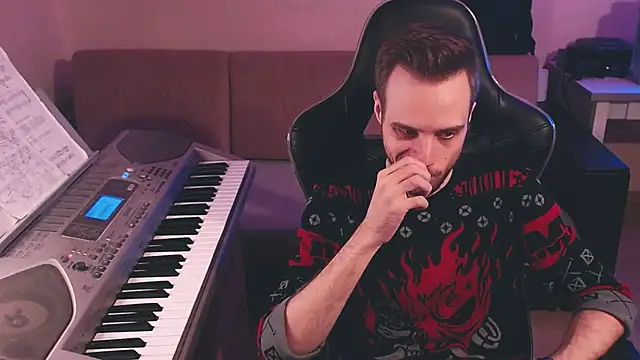 Snapshot of Sweetparker chatting on 10.31.25 Sweetparker online show from 10.31.25