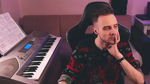 Snapshot of Sweetparker chatting on 12.14.25 Sweetparker online show from 12.14.25