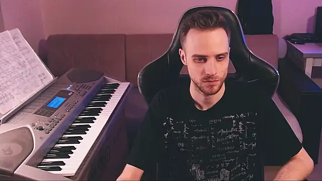 Snapshot of Sweetparker chatting on 12.18.25 Sweetparker online show from 12.18.25