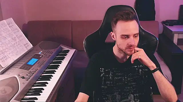 Snapshot of Sweetparker chatting on 12.19.25 Sweetparker online show from 12.19.25