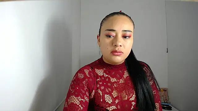 Snapshot of ReyleDoll chatting on 12.18.24 ReyleDoll online show from 12.18.24