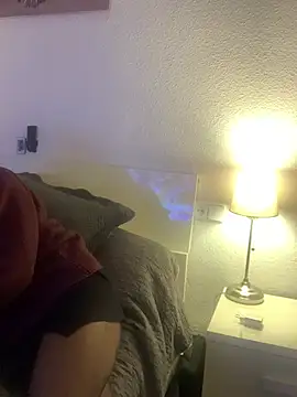 Snapshot of Chic_desire chatting on 02.19.26 Chic desire online show from 02.19.26