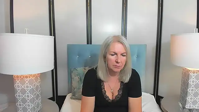 EricaTop online show from 10.13.25